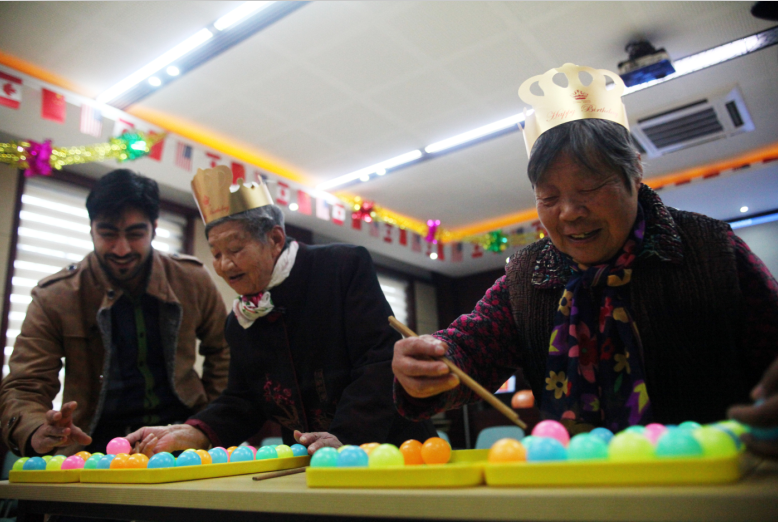 初冬集体生日会 浓浓温情暖人心